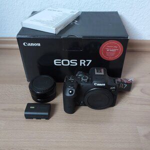 Canon EOS R7 32.5MP system camera new condition approx. 5000 shots kit with EF a